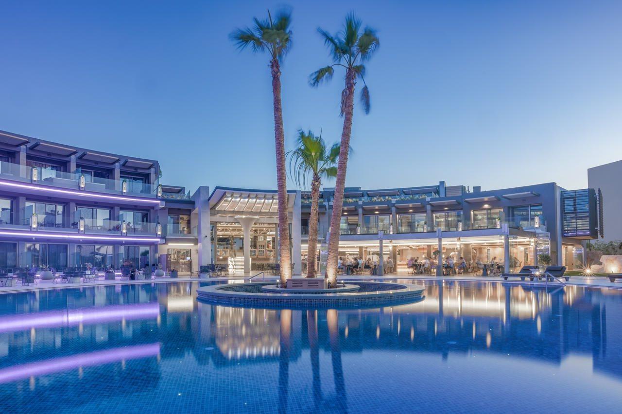 Nautilux Rethymno By Mage Hotels エクステリア 写真 The hotel at night